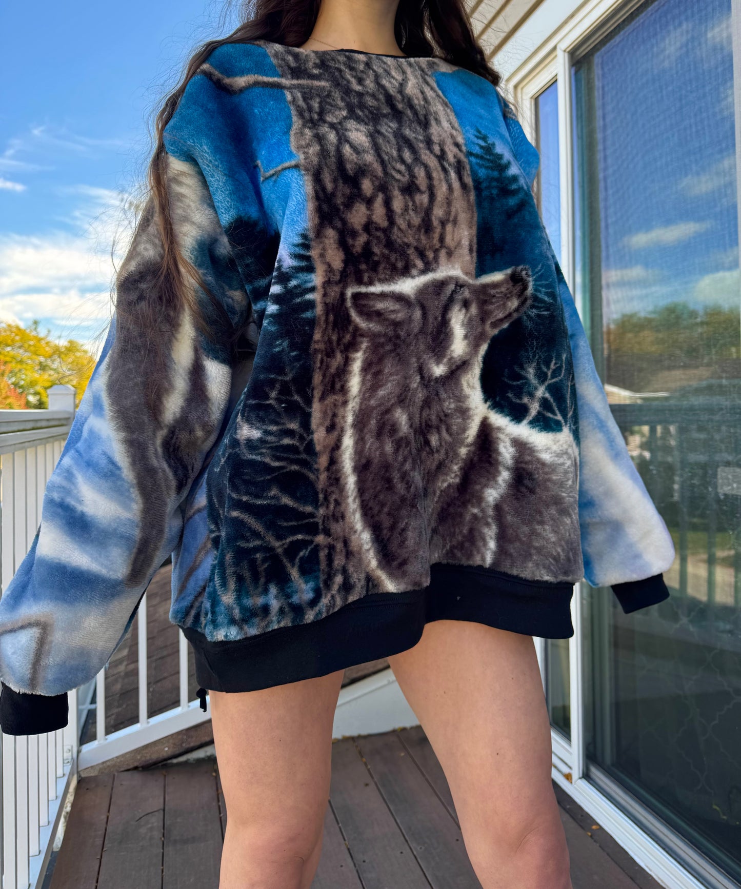 UPCYCLED WOLF CREWNECK
