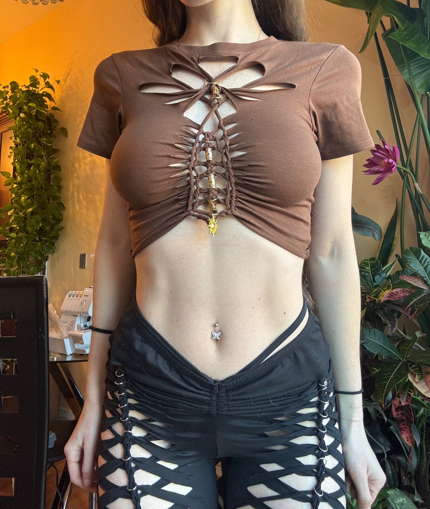 BROWN BRAIDED CROPPED BABY TEE