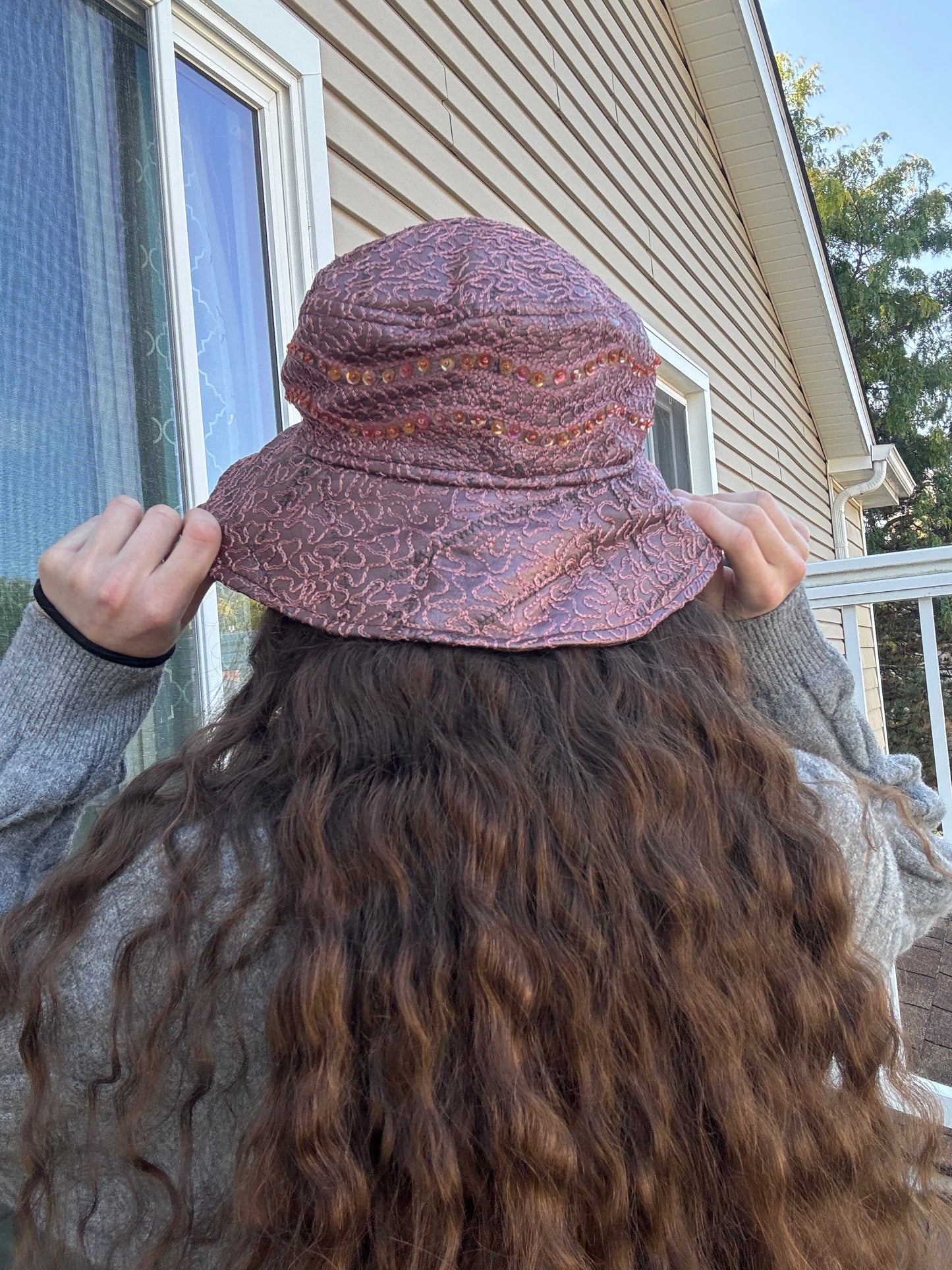 PINK/BROWN SEQUIN BUCKET HAT