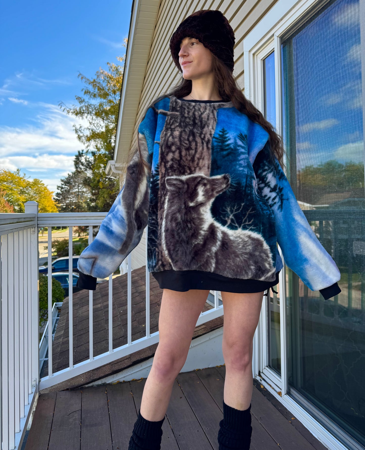 UPCYCLED WOLF CREWNECK