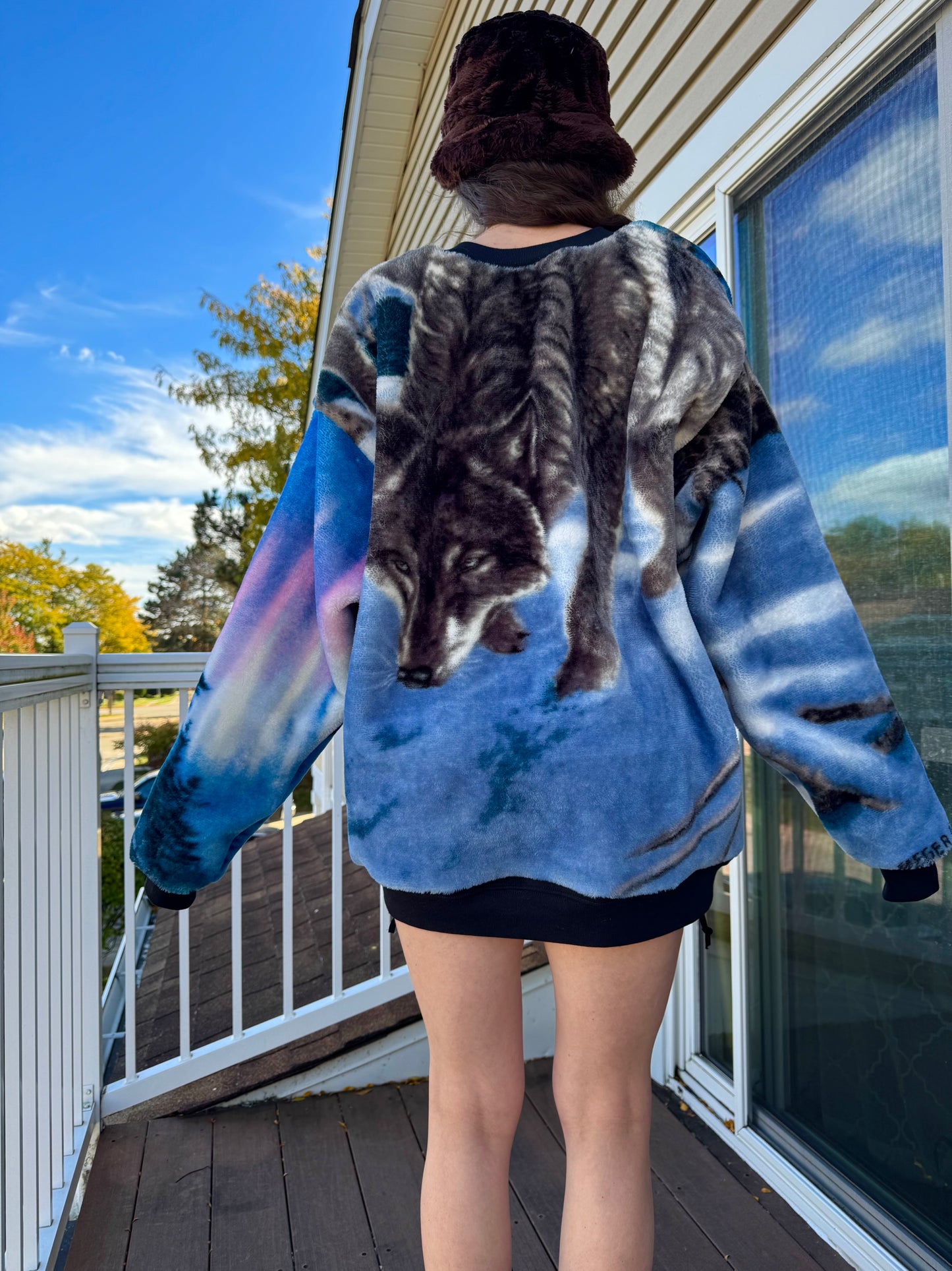 UPCYCLED WOLF CREWNECK