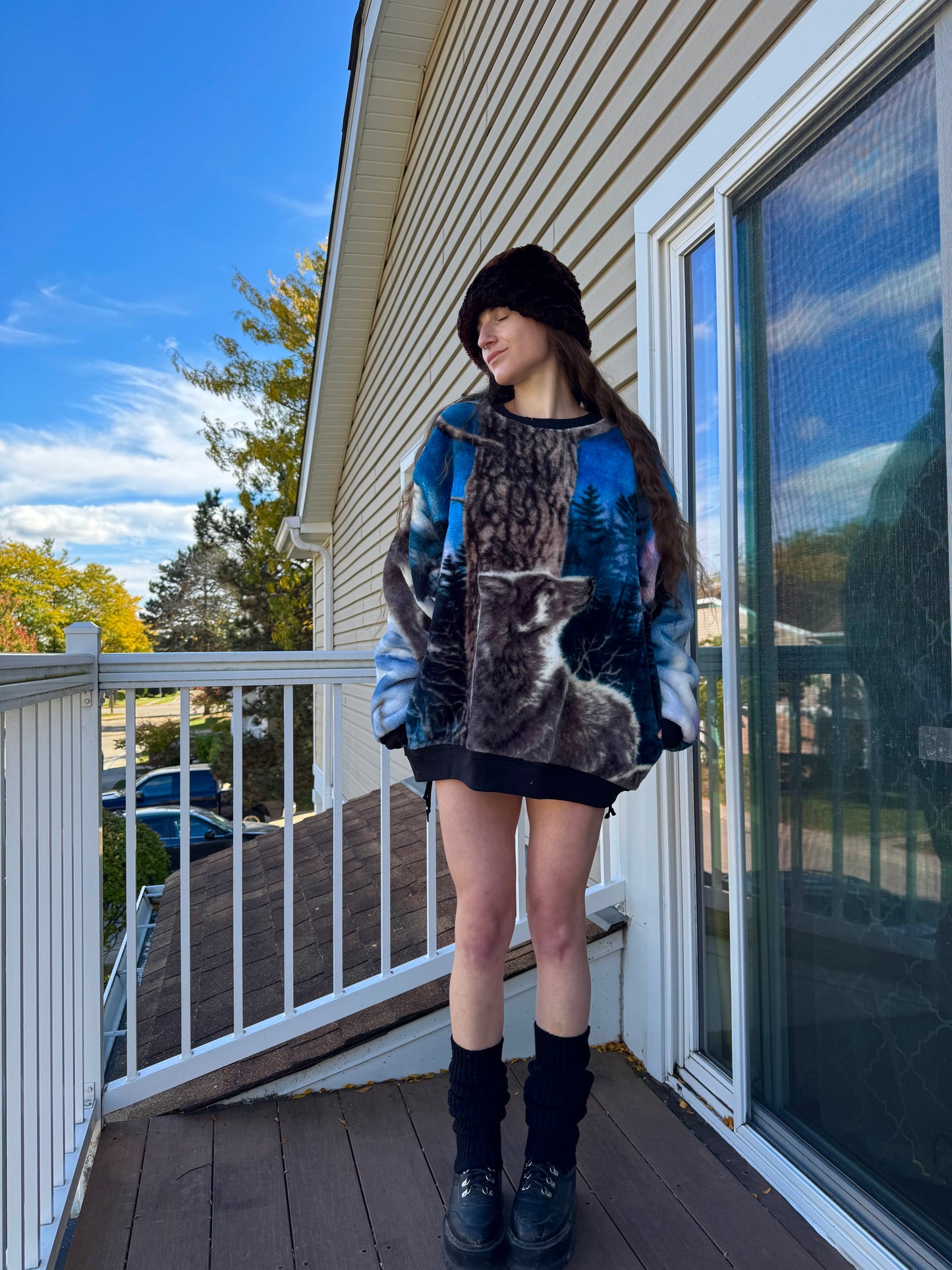 UPCYCLED WOLF CREWNECK