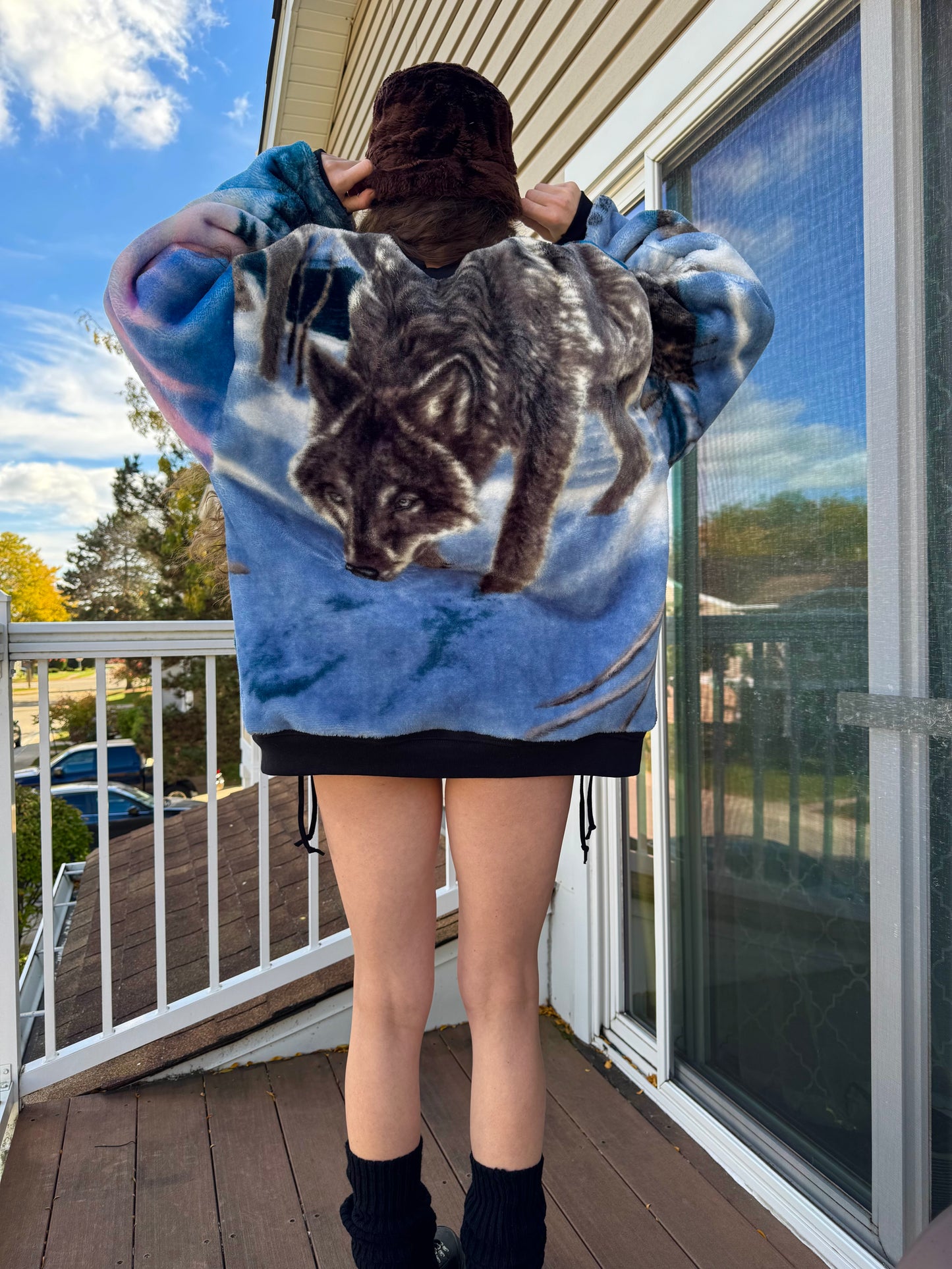 UPCYCLED WOLF CREWNECK