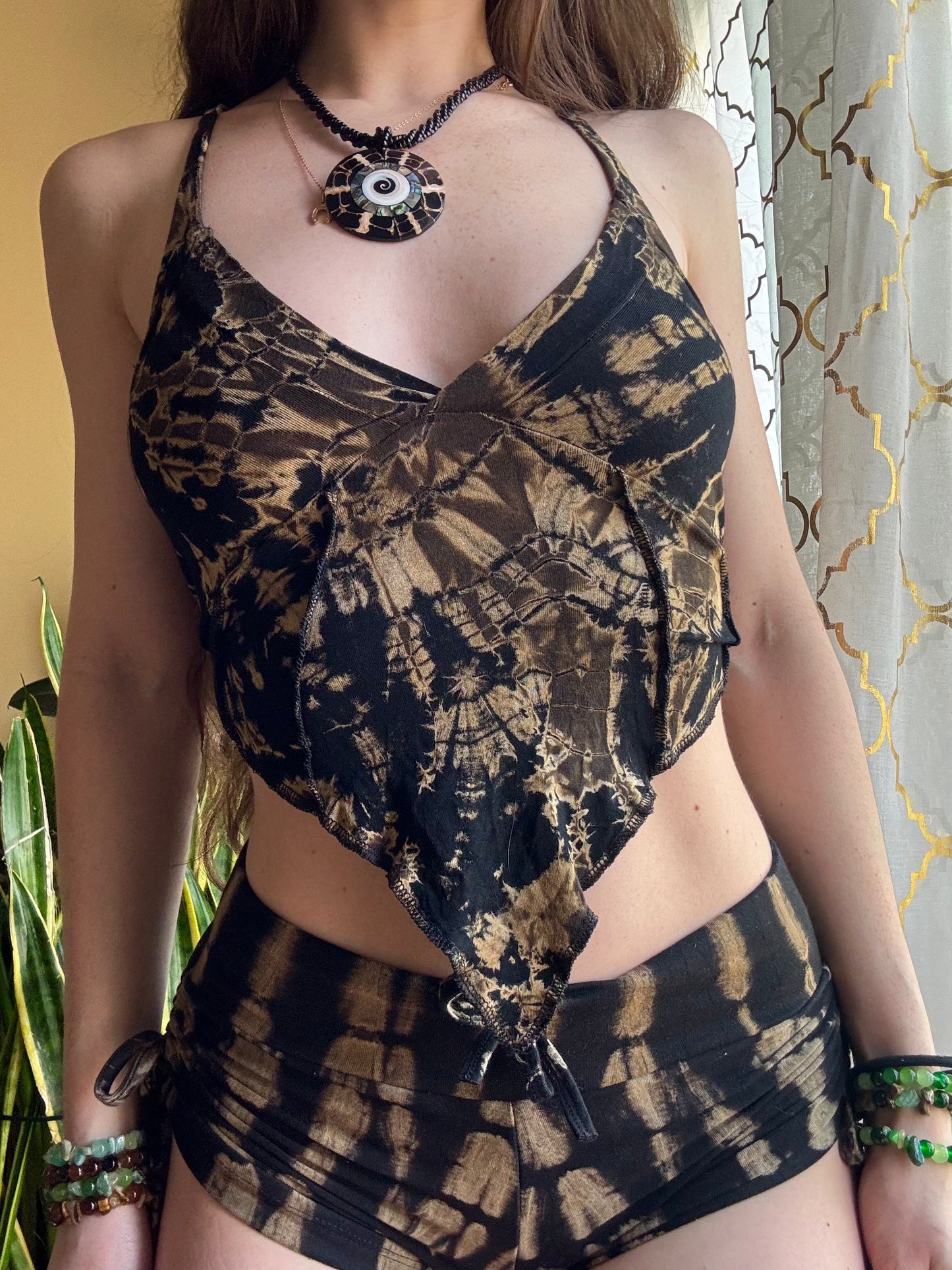 TRIANGLE FLOWY TIE DYE TOP