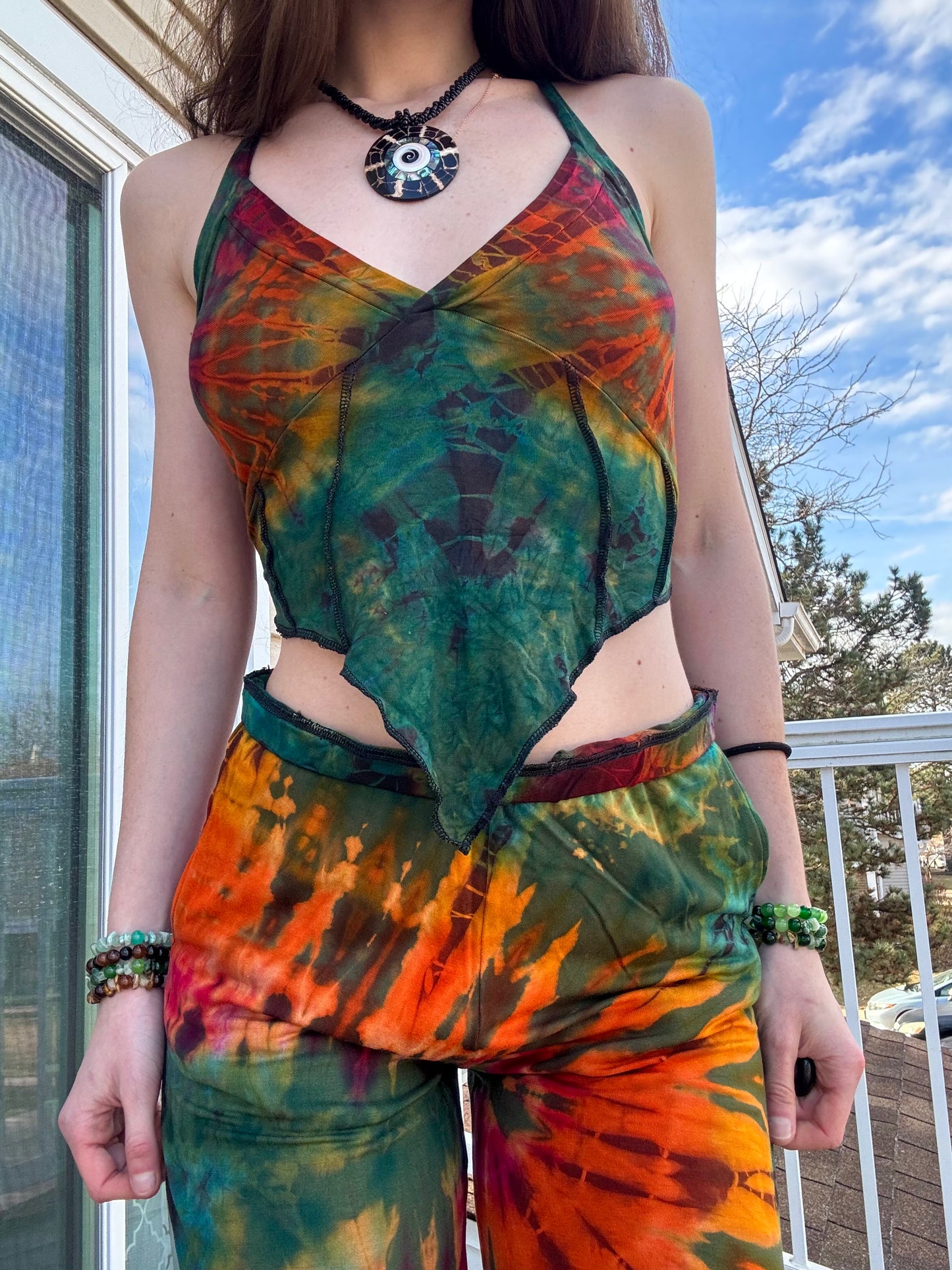 TRIANGLE FLOWY TIE DYE TOP
