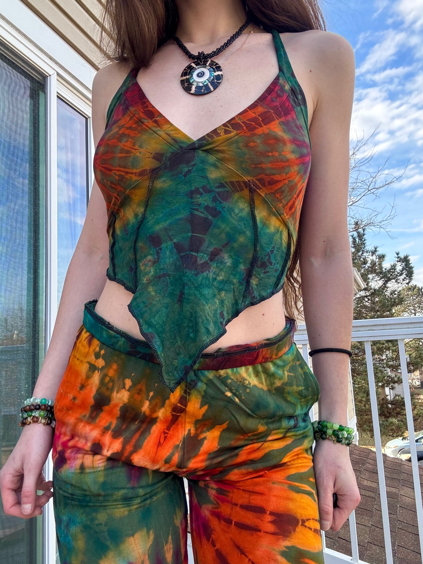 TRIANGLE FLOWY TIE DYE TOP