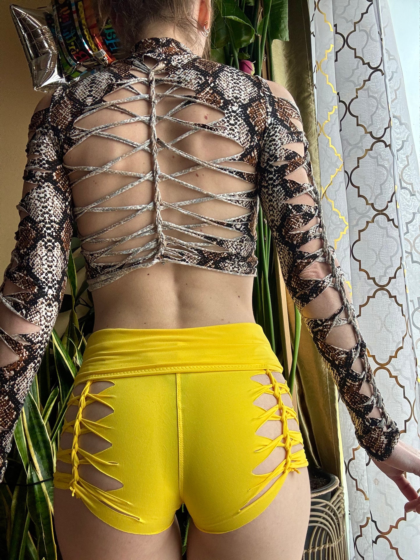 YELLOW BRAIDED SHORTS