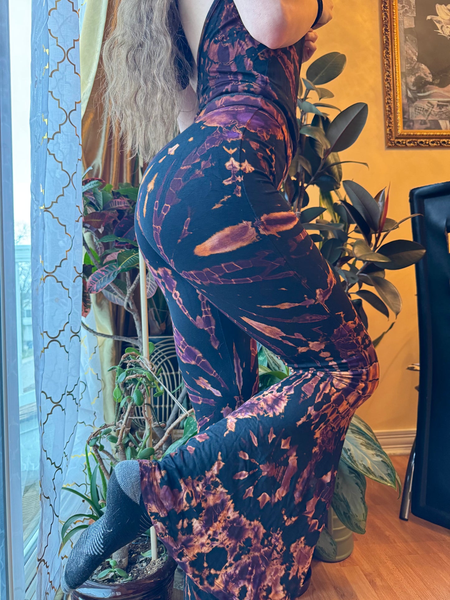 TIE DYE STRETCHY FLARE PANTS