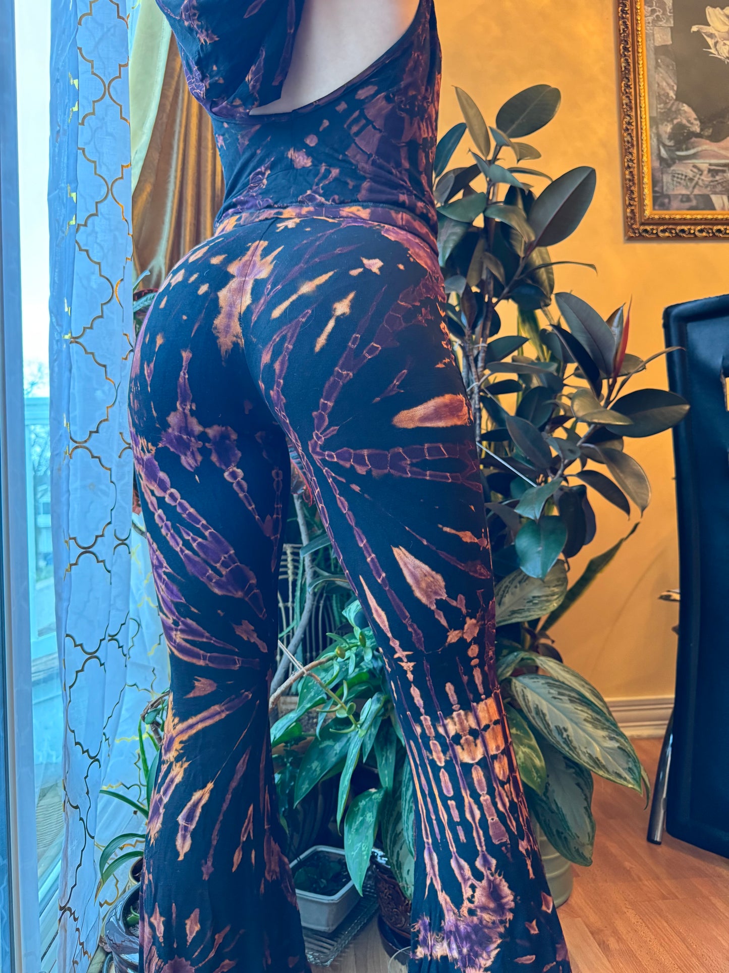 TIE DYE STRETCHY FLARE PANTS