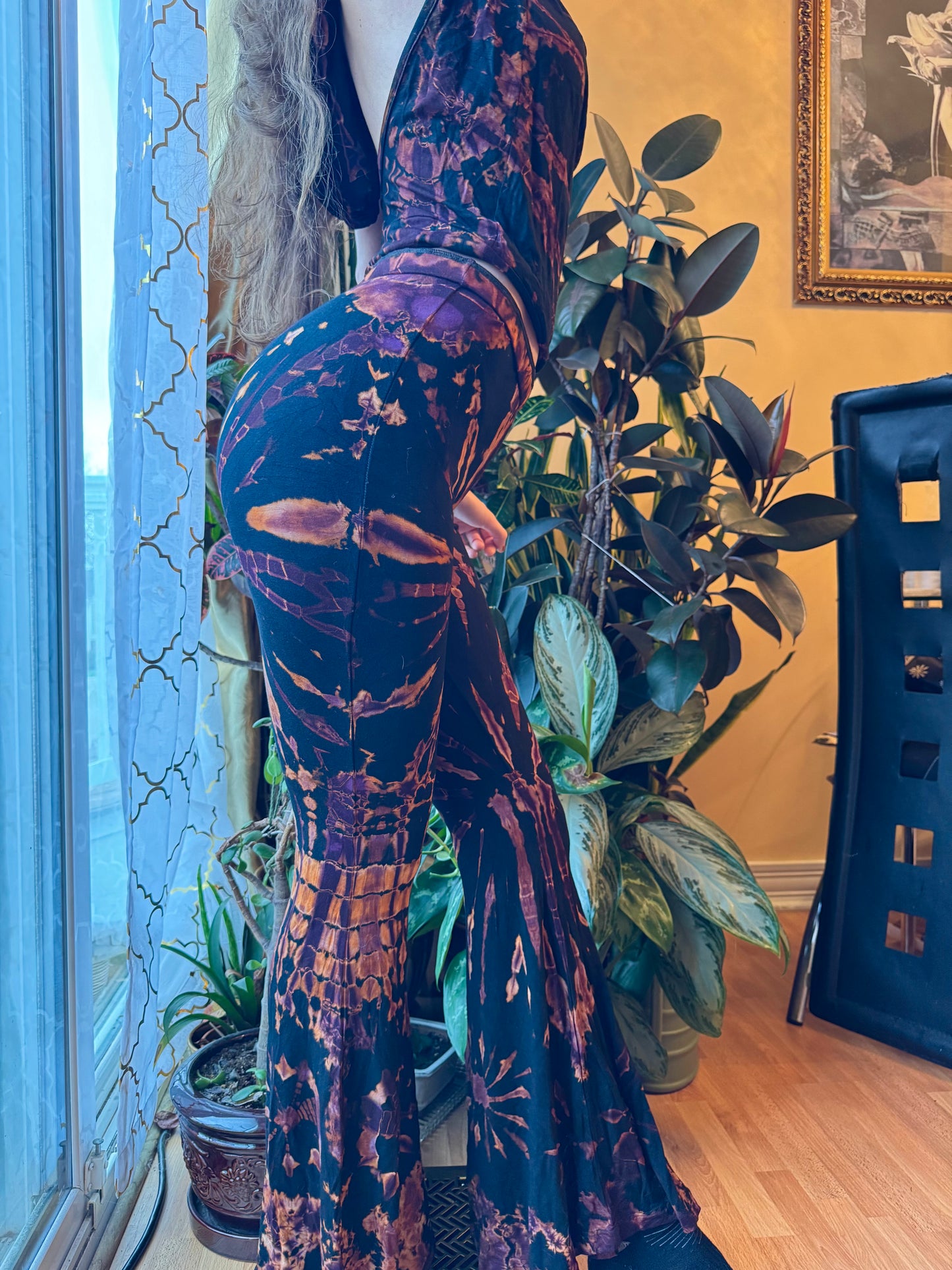 TIE DYE STRETCHY FLARE PANTS