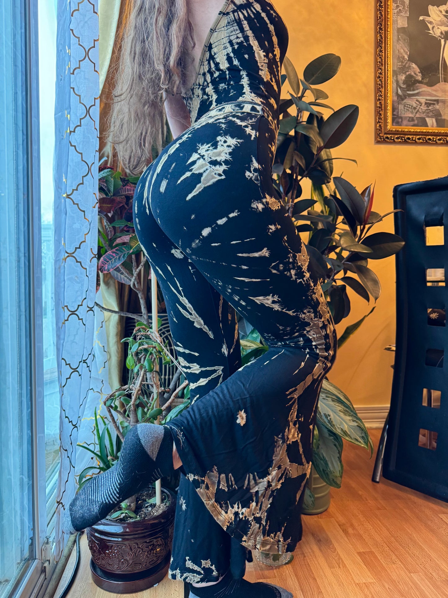 TIE DYE STRETCHY FLARE PANTS