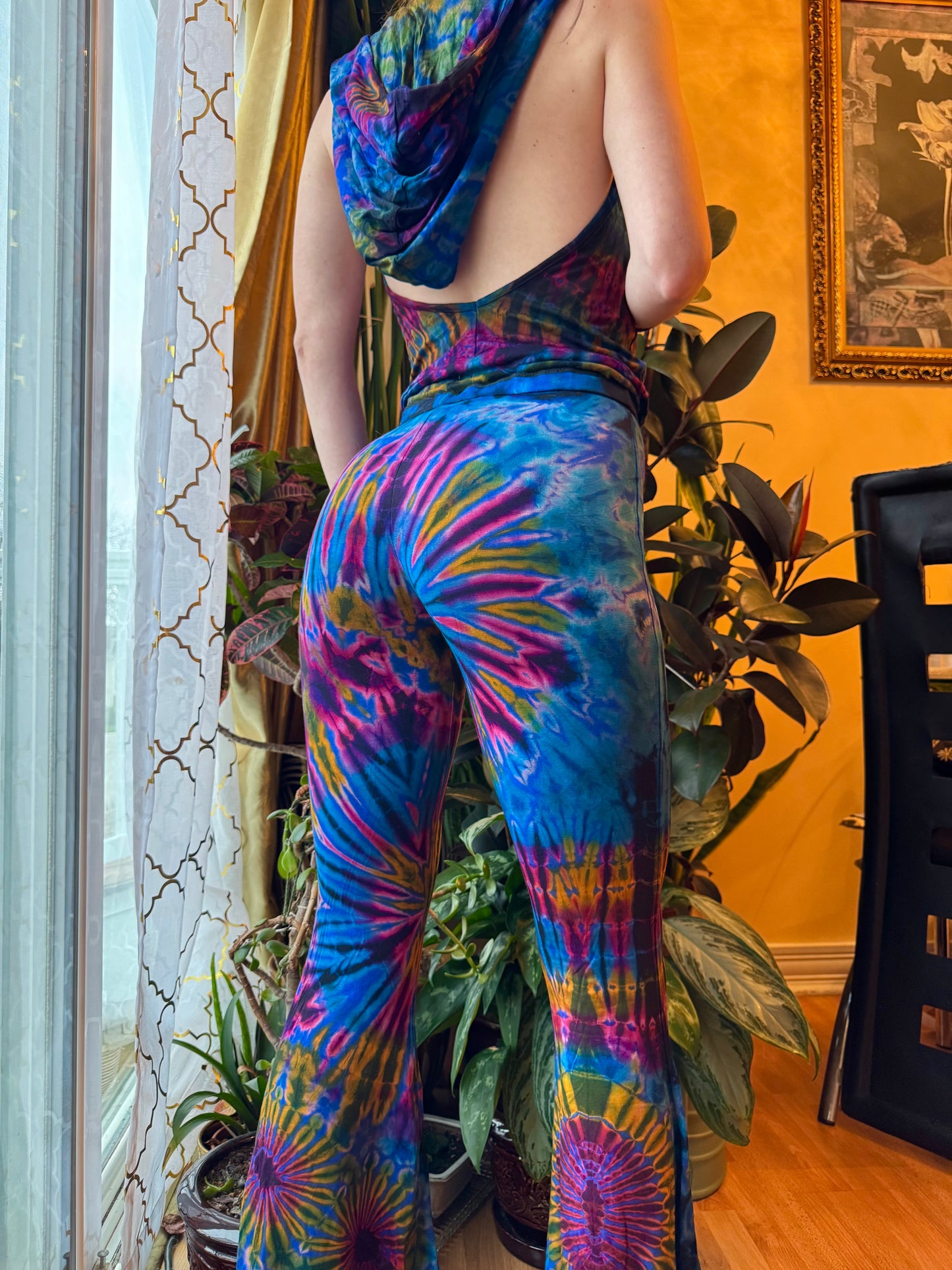 TIE DYE STRETCHY FLARE PANTS