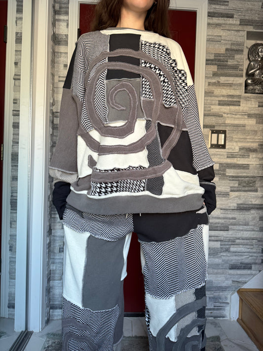 UPCYCLED MONOCHROME CREWNECK