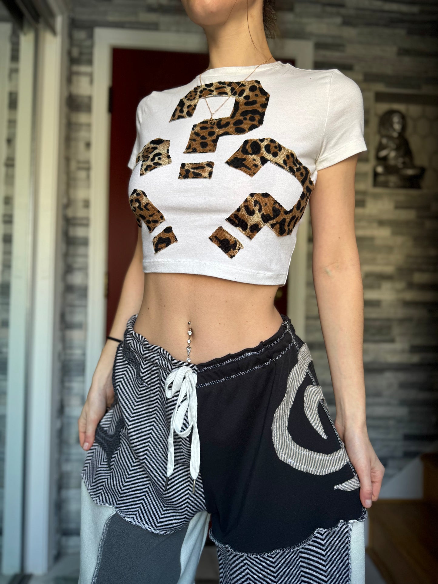 UPCYCLED TIPPER CROP TEE