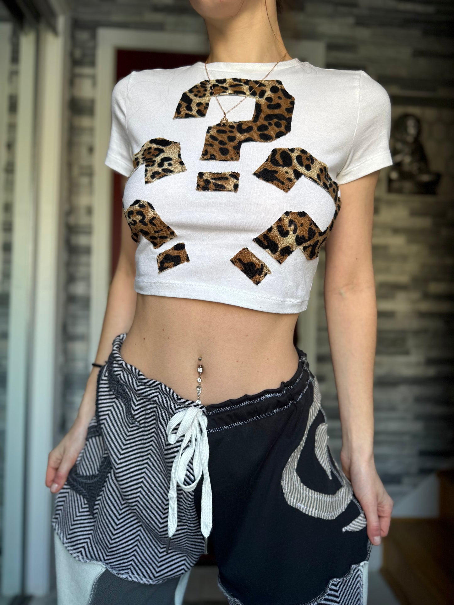UPCYCLED TIPPER CROP TEE