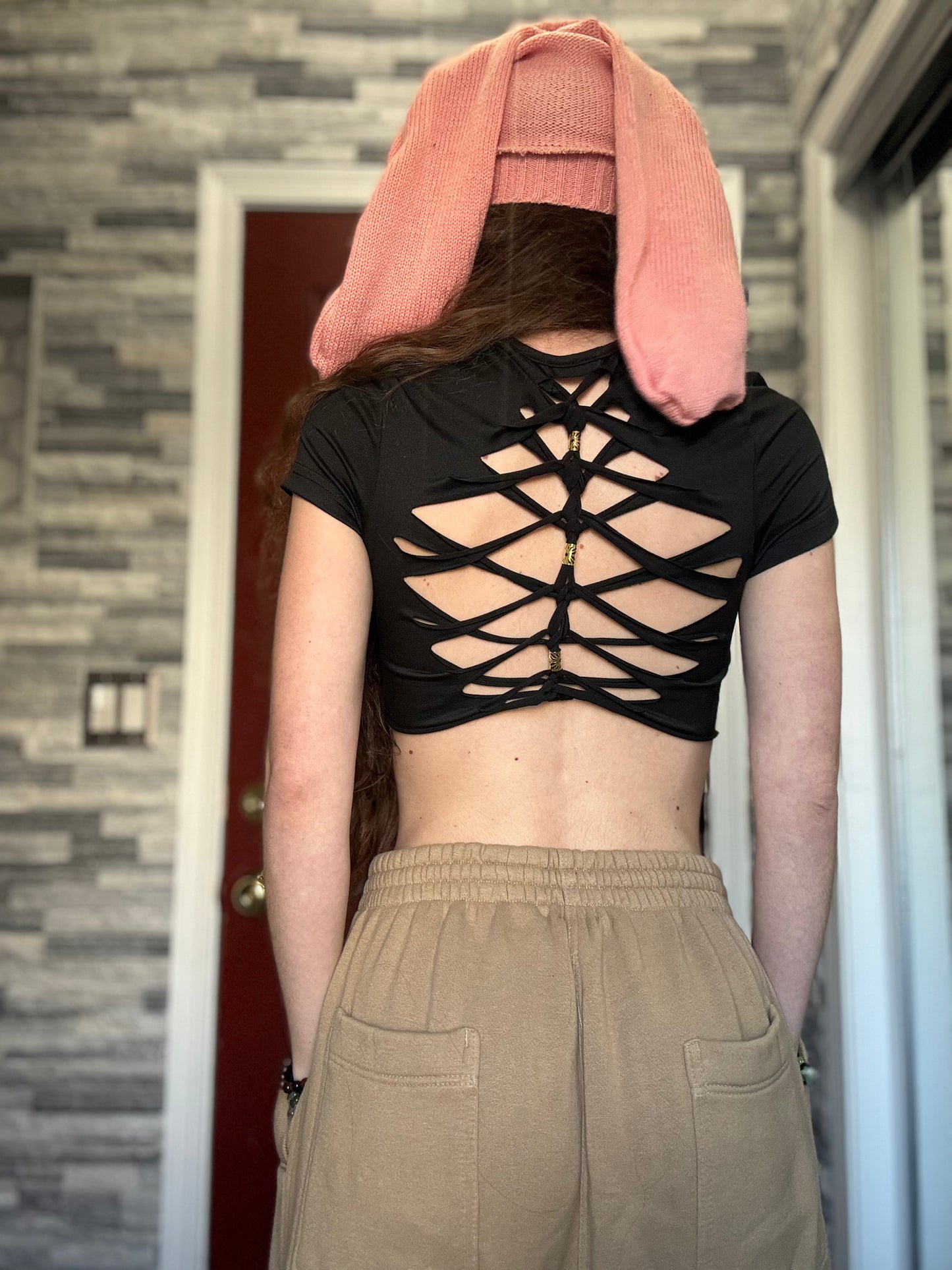 BLACK BRAIDED CROPPED BABY TEEE